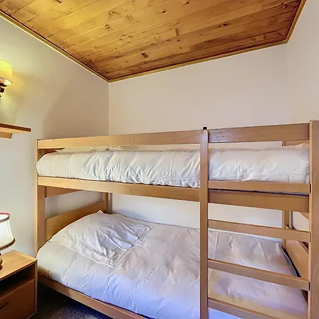 Romulus 1er Apartment